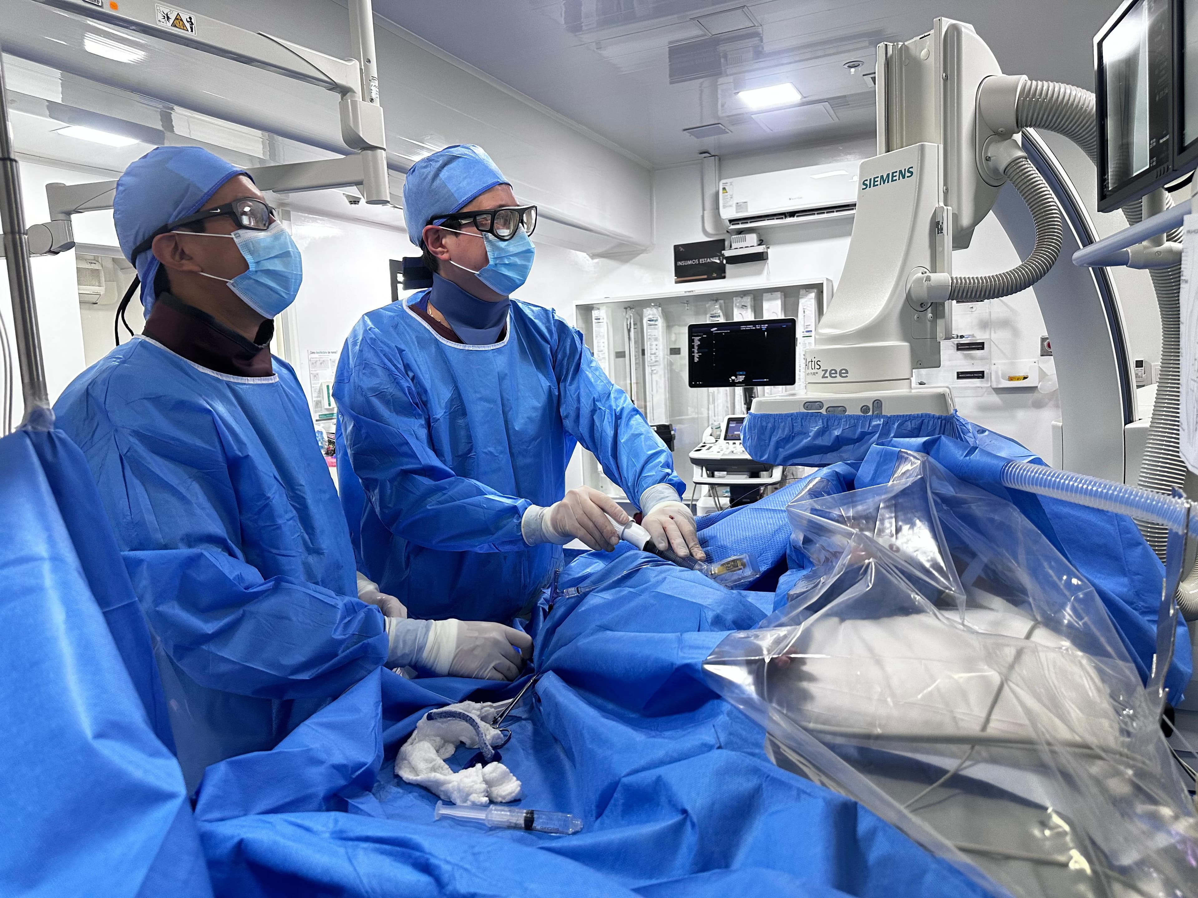 Dr. Patricio Gavilanes — Especialista Vascular en Cumbayá